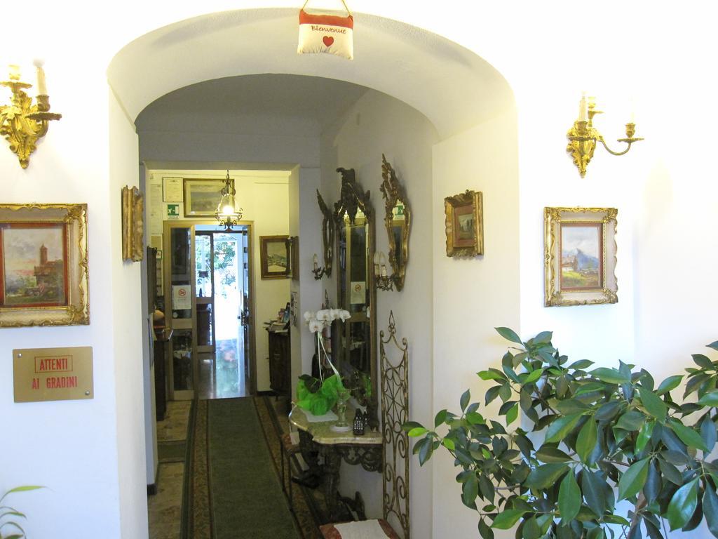 Albergo Kristina Bordighera Exteriör bild